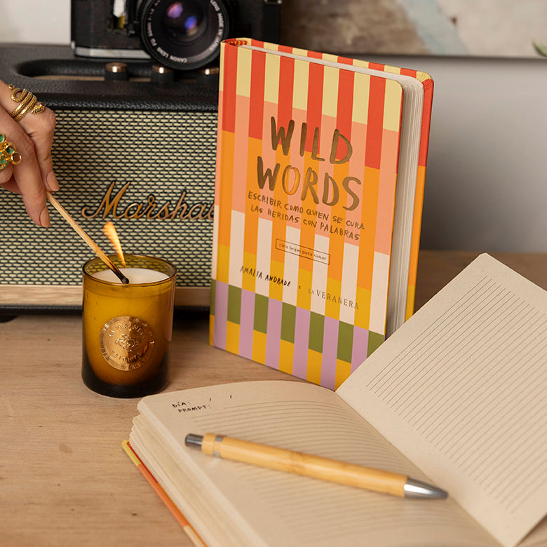 SET WILD WORDS x AMALIA ANDRADE: Diario + Vela 4oz