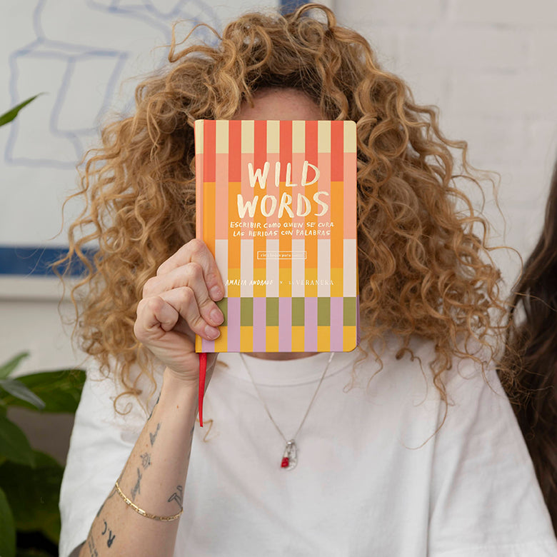 SET WILD WORDS x AMALIA ANDRADE: Diario + Vela 4oz