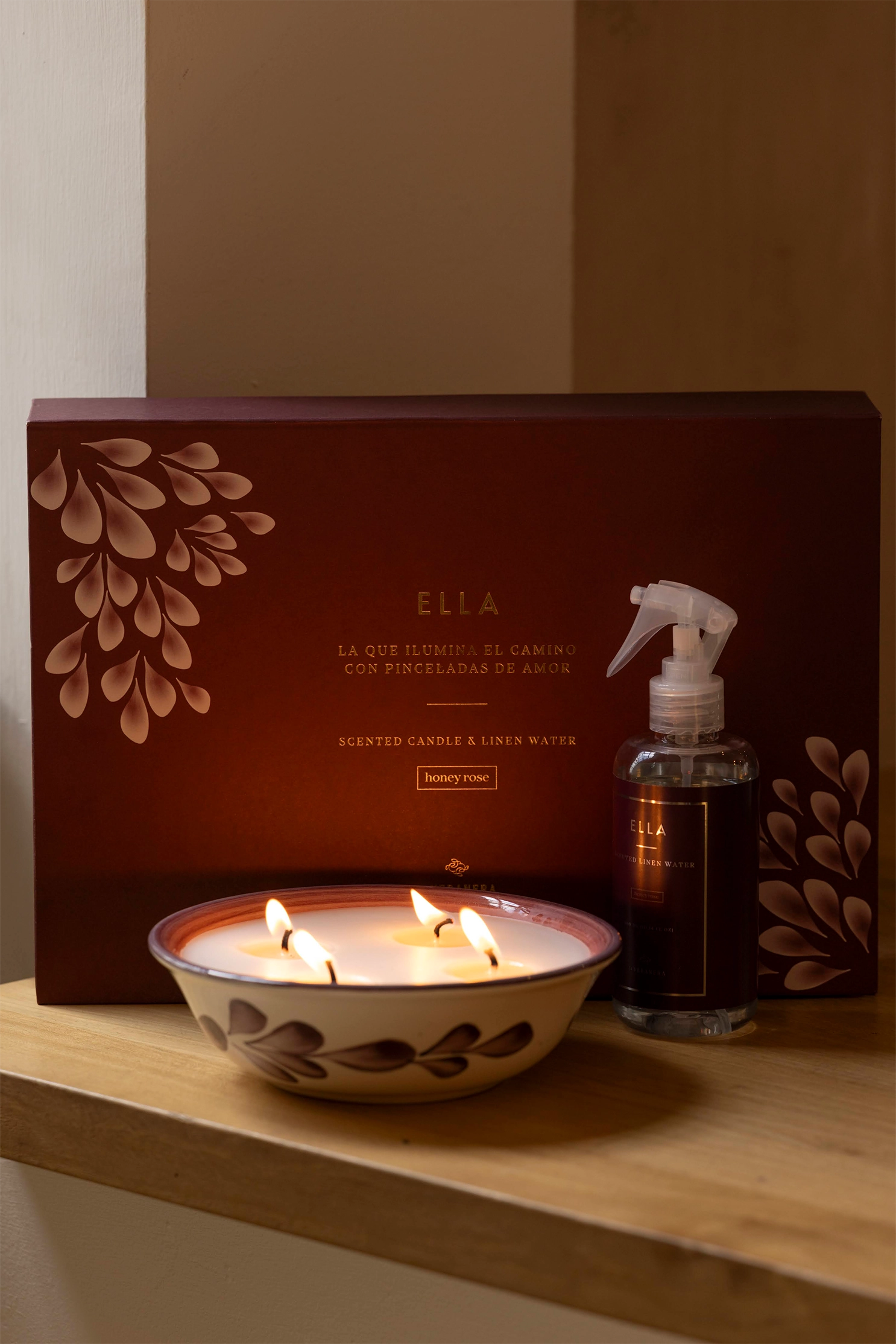 Set Deluxe ELLA: Vela + Scented Linen Water Limited Edition