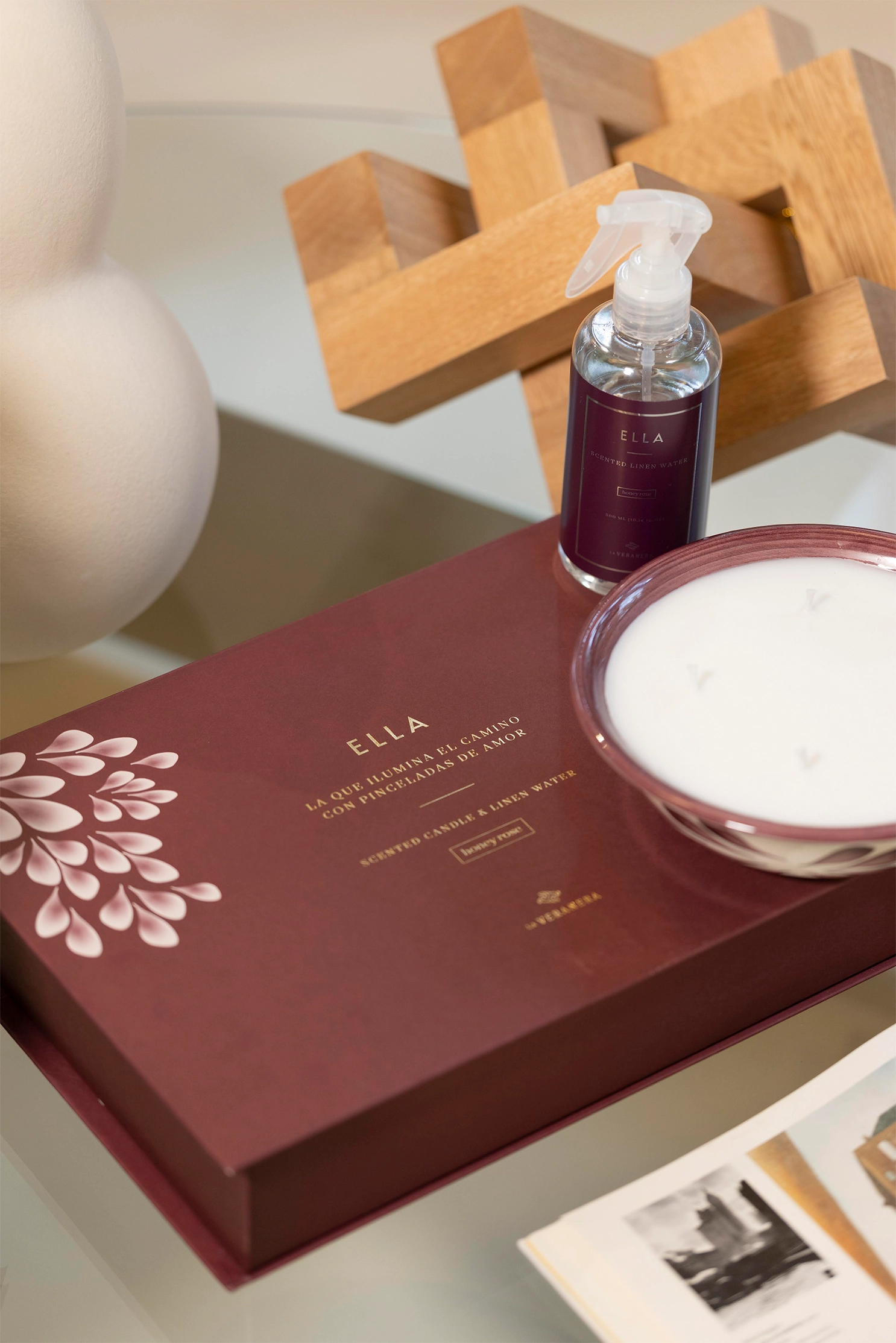 Set Deluxe ELLA: Vela + Scented Linen Water Limited Edition