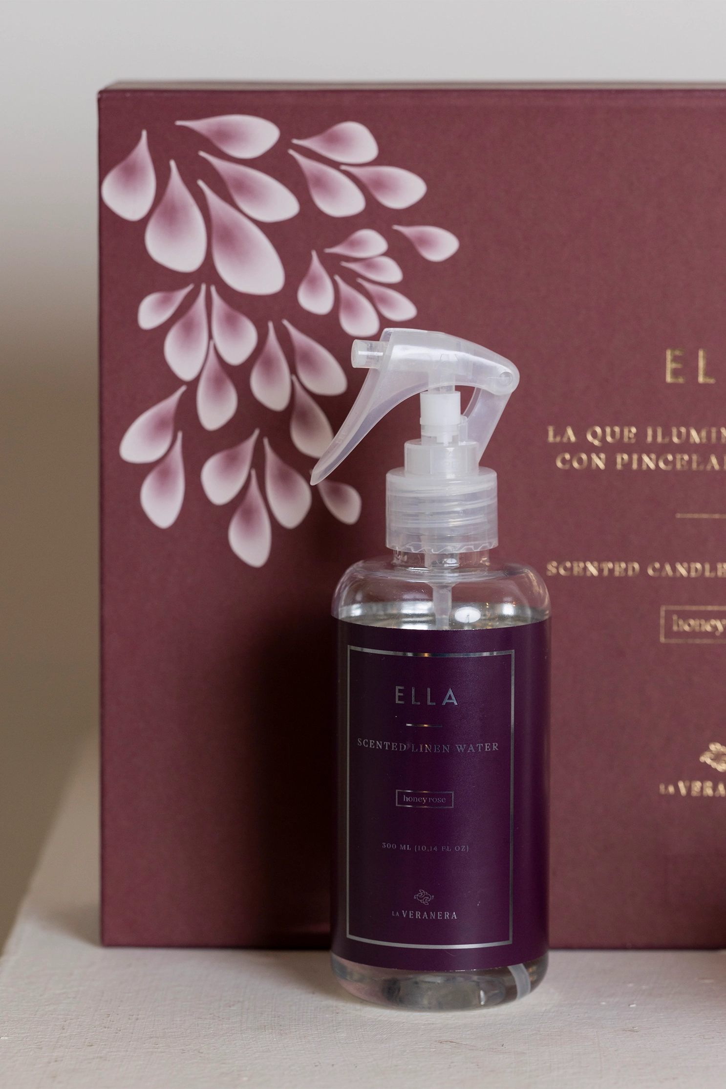 Set Deluxe ELLA: Vela + Scented Linen Water Limited Edition